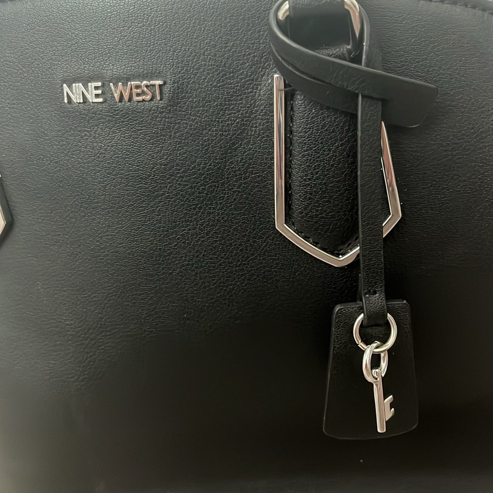 Nine West pocketbook! - Picture 2 of 5